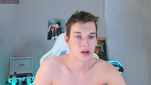 Snapshot of 4ever_dude chatting on February 23, 5:06 am 4ever dude online show from February 23, 5:06 am