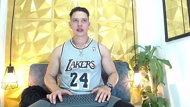 Snapshot of Baxter_Dex chatting on December 10, 5:17 am Baxter Dex online show from December 10, 5:17 am