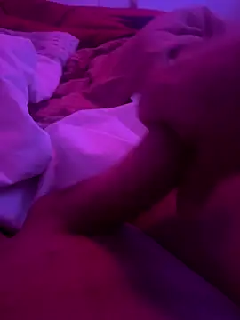 Snapshot of LucaDonna998 chatting on December 3, 10:29 pm LucaDonna998 online show from December 3, 10:29 pm