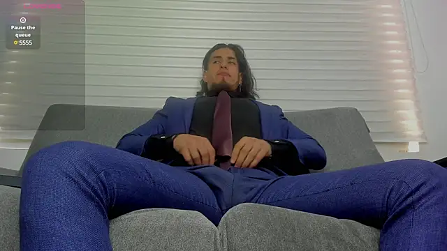 Tom blunt96 online show from December 12, 2:22 pm