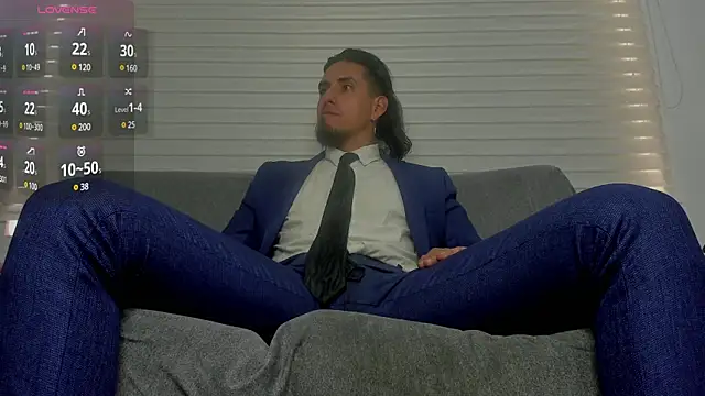 Tom blunt96 online show from December 19, 5:40 pm