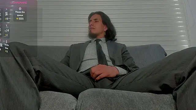 Tom blunt96 online show from December 17, 5:36 pm