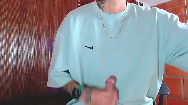 Liam lee online show from December 19, 4:59 pm