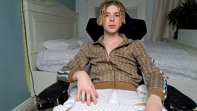 Kudi Minnt online show from March 4, 11:12 pm