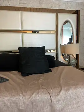 ALAN SANTHOS online show from February 21, 7:42 am