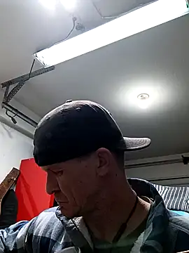 Snapshot of ironwood420 chatting on January 27, 1:19 pm ironwood420 online show from January 27, 1:19 pm