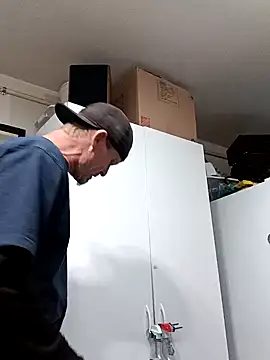 Snapshot of ironwood420 chatting on December 18, 10:13 pm ironwood420 online show from December 18, 10:13 pm