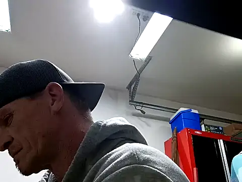 Snapshot of ironwood420 chatting on February 19, 9:28 am ironwood420 online show from February 19, 9:28 am