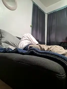 Snapshot of LongDickZee562 chatting on October 20, 8:40 am LongDickZee562 online show from October 20, 8:40 am