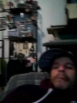 Snapshot of LongDickZee562 chatting on February 12, 9:43 pm LongDickZee562 online show from February 12, 9:43 pm