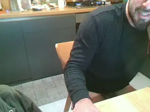 giorgakaci69 online show from December 30, 2:08 pm