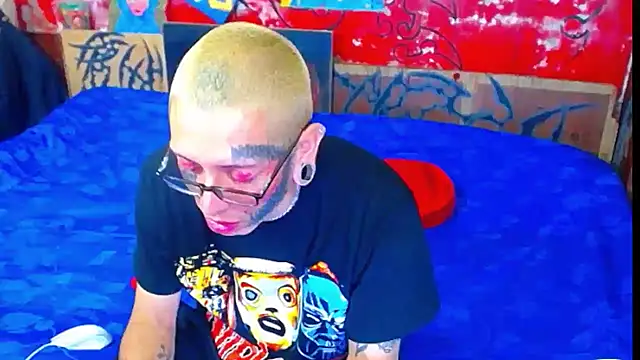 deivid estrada online show from November 25, 4:09 pm