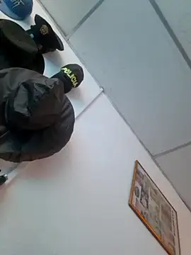 andresbigcock9 online show from March 15, 1:07 pm