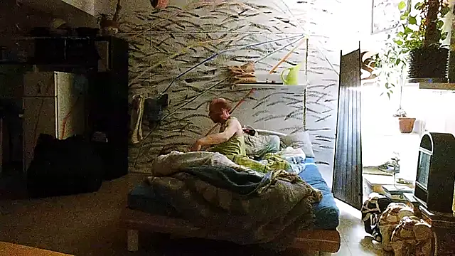 BongChannel online show from December 18, 5:42 pm