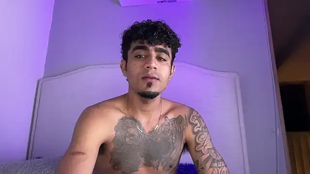 dominic brandd23 online show from November 17, 7:55 am