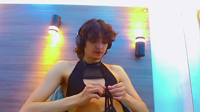 Sr BonnyEthan online show from April 15, 1:11 pm