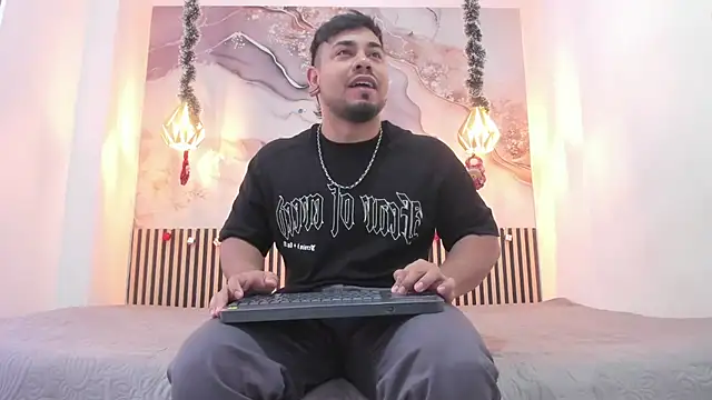 BrianMalonee online show from December 22, 12:02 pm