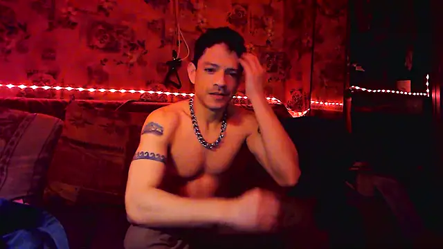 Snapshot of Tony_Torrente chatting on December 31, 10:45 pm Tony Torrente online show from December 31, 10:45 pm