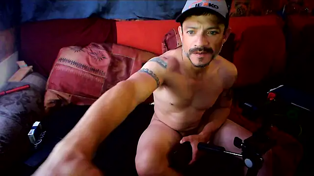 Snapshot of Tony_Torrente chatting on October 1, 5:11 am Tony Torrente online show from October 1, 5:11 am