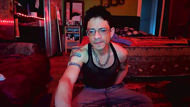 Snapshot of Tony_Torrente chatting on January 1, 6:06 pm Tony Torrente online show from January 1, 6:06 pm