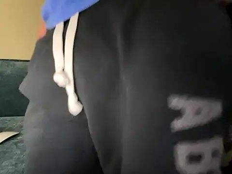 mouser21212 online show from December 5, 11:34 pm