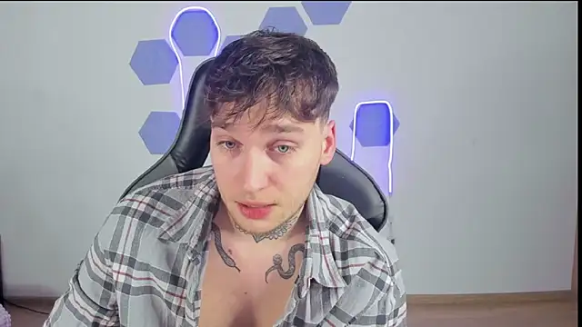 Chris Tyson online show from December 25, 2:25 am