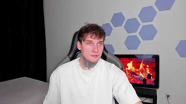 Chris Tyson online show from October 13, 4:13 pm