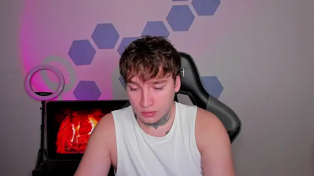 Chris Tyson online show from November 6, 3:09 am