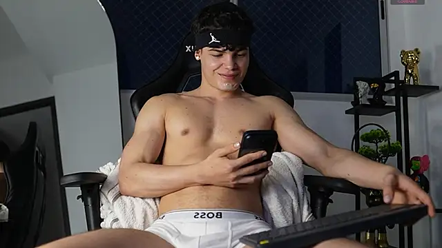 Max cortes1 online show from November 1, 11:09 pm