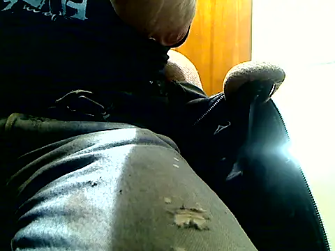 markluvskitty online show from December 19, 3:42 pm