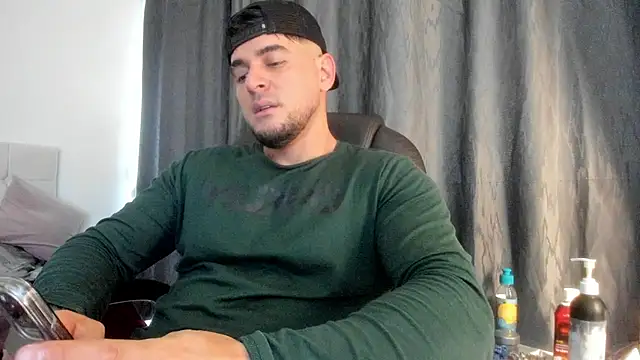 Teilor Creed online show from October 30, 7:59 pm