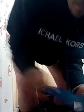 Lilsmokeshow017 online show from December 17, 10:49 pm