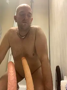 Snapshot of Bigtoyaddict chatting on October 26, 4:47 am Bigtoyaddict online show from October 26, 4:47 am