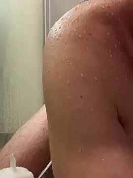 Snapshot of Bigtoyaddict chatting on December 16, 8:09 am Bigtoyaddict online show from December 16, 8:09 am