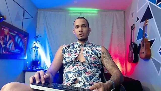 MagnusFrost online show from February 13, 8:25 pm