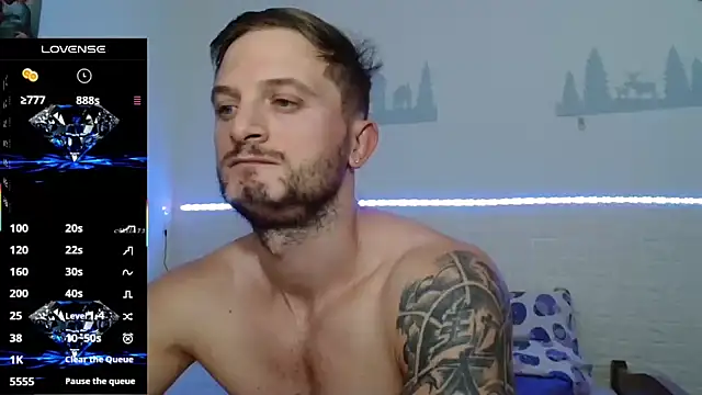 cuple hoot  online show from October 5, 12:03 am