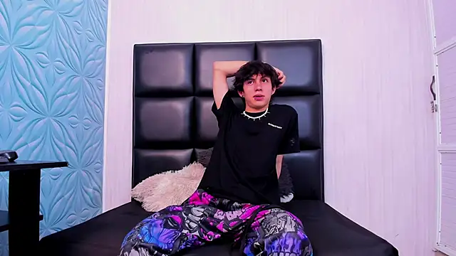 JeanRam18 online show from February 25, 11:52 am