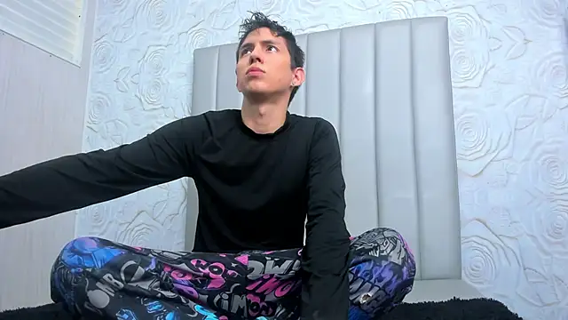 JeanRam18 online show from February 2, 4:37 pm