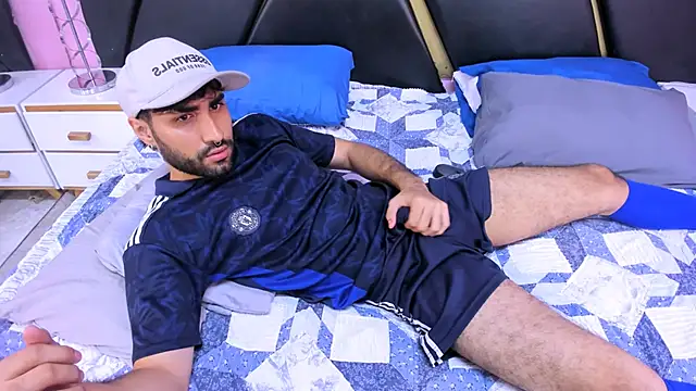 MilanZaire online show from November 8, 3:10 am