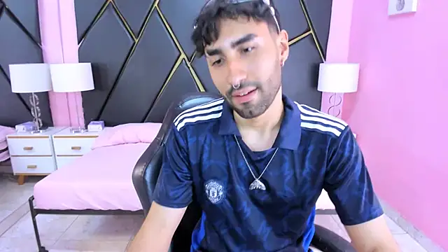 MilanZaire online show from November 11, 11:54 pm