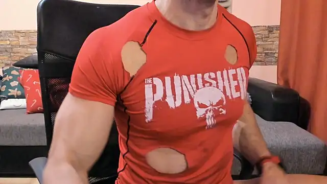 HotHunkTrainer online show from February 18, 9:51 am