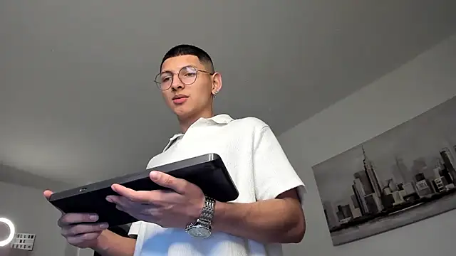 a lejandro 0 8 online show from March 13, 2:38 am