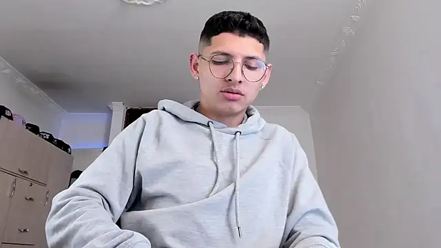 a lejandro 0 8 online show from January 22, 8:17 pm