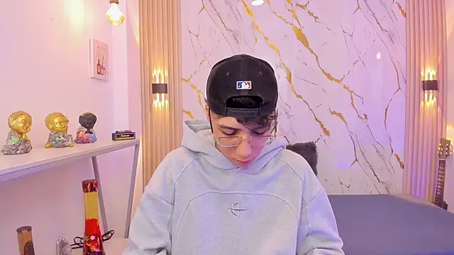 Nikolay Gregori online show from April 13, 4:13 am