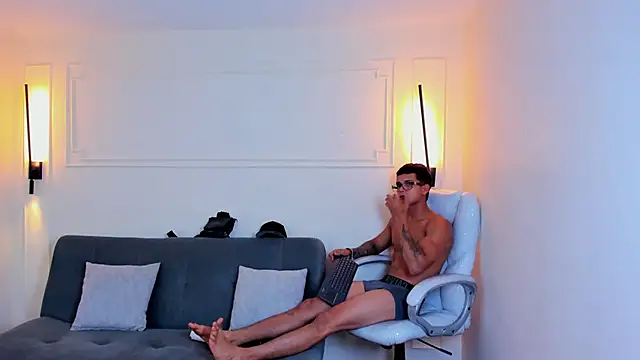 Paradise boy s online show from September 19, 10:31 pm