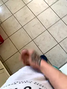 Snapshot of YoungDick25 chatting on October 2, 8:51 am YoungDick25 online show from October 2, 8:51 am