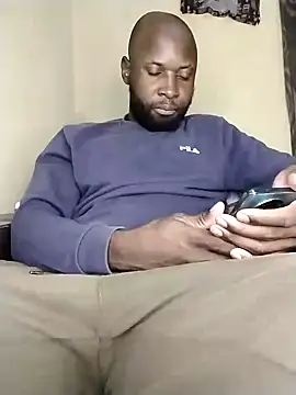 Snapshot of Stallion100 chatting on December 18, 6:14 pm Stallion100 online show from December 18, 6:14 pm