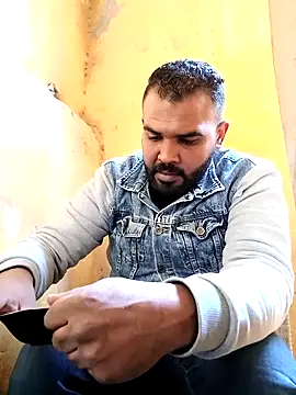 Snapshot of ListedLoin chatting on February 24, 9:00 am ListedLoin online show from February 24, 9:00 am