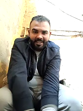 Snapshot of ListedLoin chatting on December 4, 7:50 am ListedLoin online show from December 4, 7:50 am