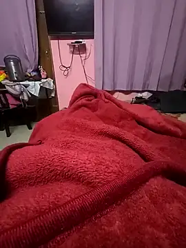 Snapshot of Loveboycurvy chatting on December 27, 4:55 pm Loveboycurvy online show from December 27, 4:55 pm